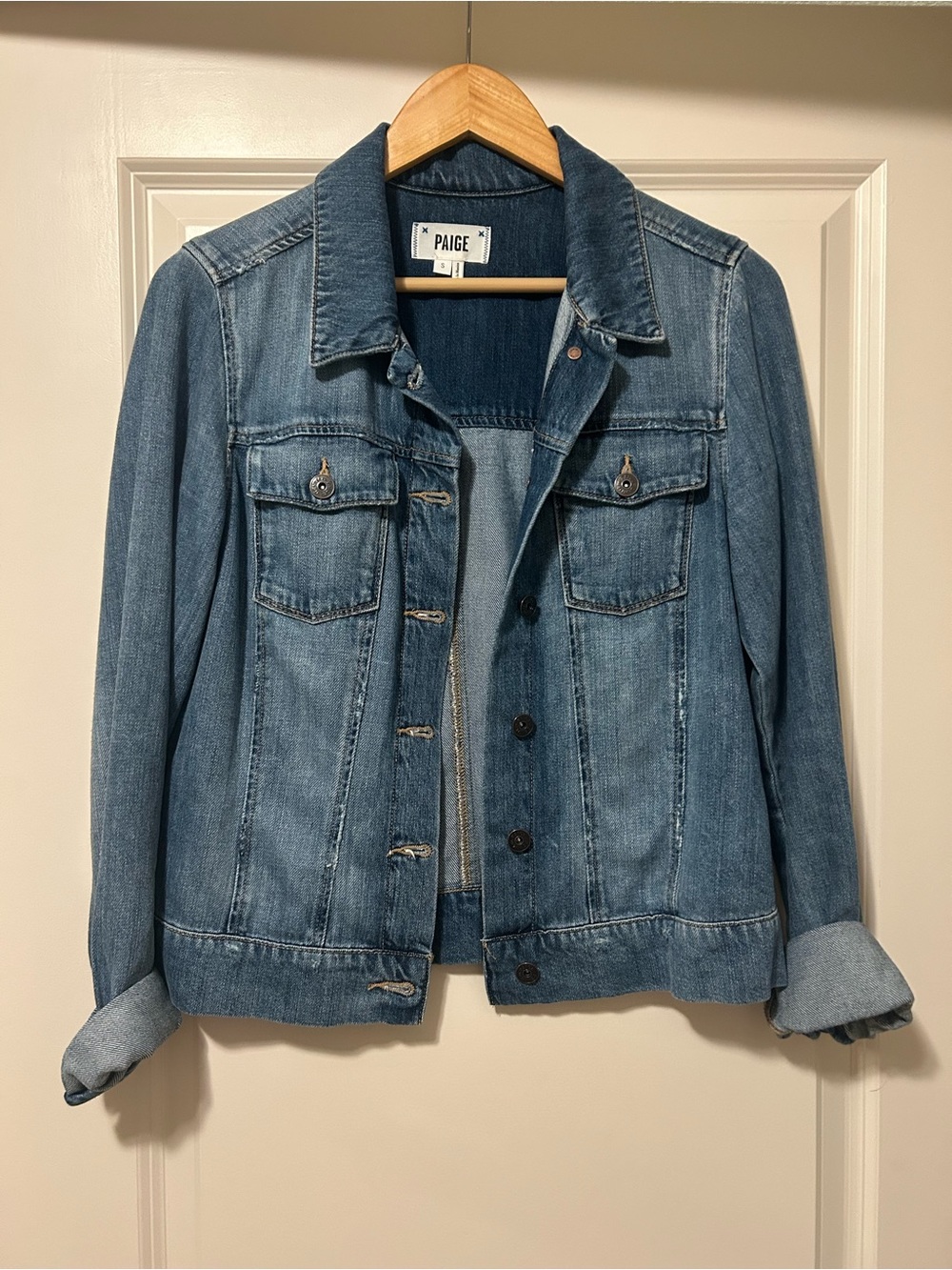 💕PAIGE Alamar Distressed Medium Blue Denim Jacket SMALL💕 like new